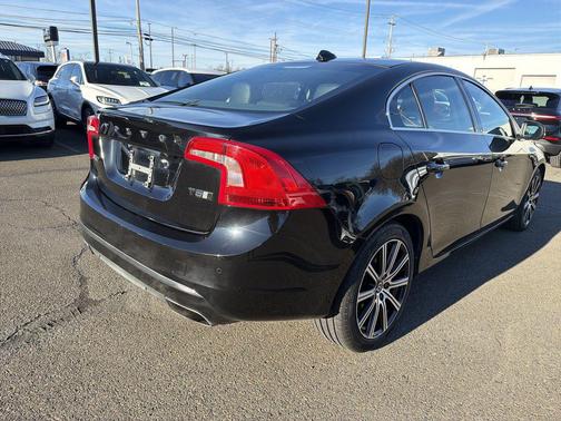 2018 Volvo S60 Inscription T5 Platinum