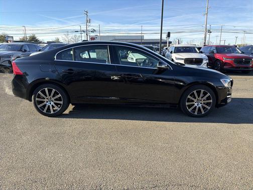 2018 Volvo S60 Inscription T5 Platinum