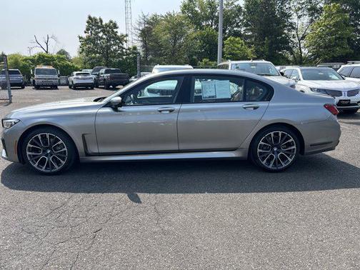 2020 BMW 740 740i