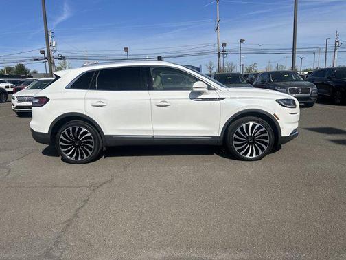 2022 Lincoln Nautilus Black Label