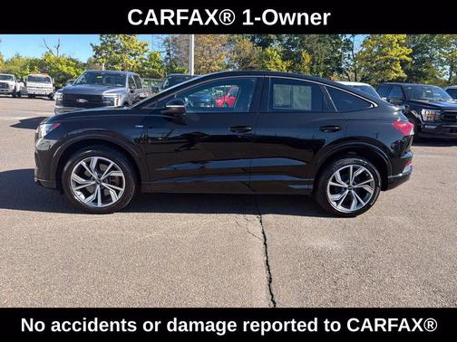 Mythos Black Metallic 2023 Audi Q4 e-tron Prestige 50 quattro