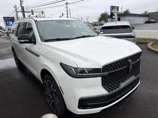 PRISTINE WHITE METALLIC 3C 2026 Lincoln Navigator Reserve
