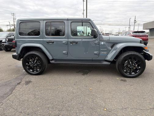 2024 Jeep Wrangler 4xe Sahara