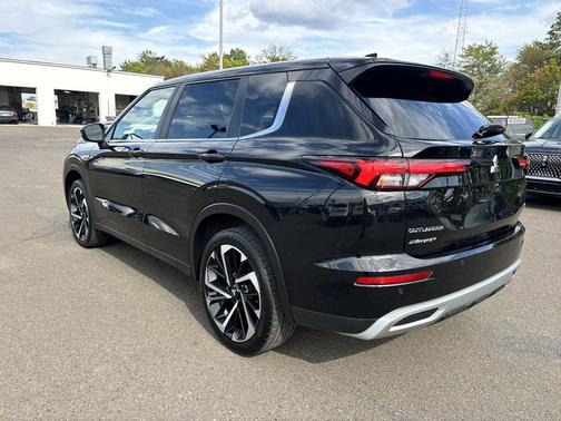 2022 Mitsubishi Outlander SE