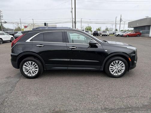 Stellar Black Metallic 2024 Cadillac XT4 Luxury