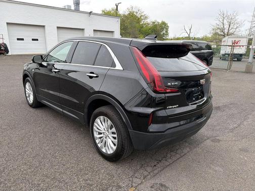 Stellar Black Metallic 2024 Cadillac XT4 Luxury