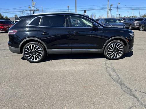 2022 Lincoln Nautilus Black Label