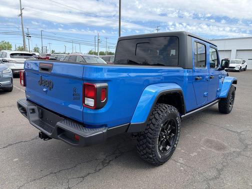 Hydro Blue Pearlcoat 2021 Jeep Gladiator Willys 4x4