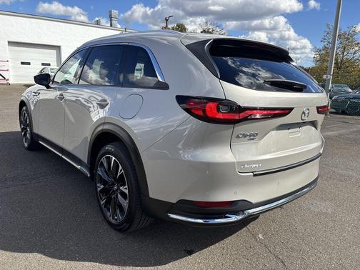 2024 Mazda CX-90 PHEV Premium Plus