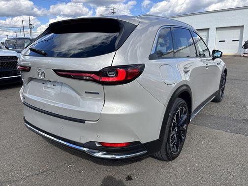 2024 Mazda CX-90 PHEV Premium Plus