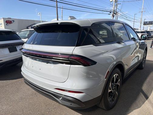 GRAY MATTER MET CC 2026 Lincoln Nautilus Premiere