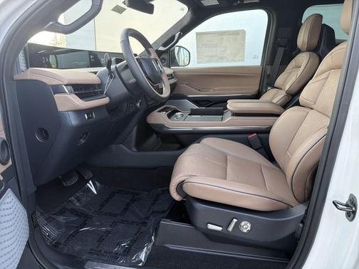 PRISTINE WHITE METALLIC 3C 2025 Lincoln Navigator Black Label