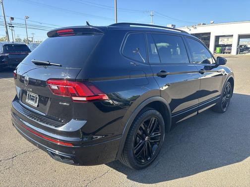 2022 Volkswagen Tiguan 2.0T SE R-Line Black 4MOTION