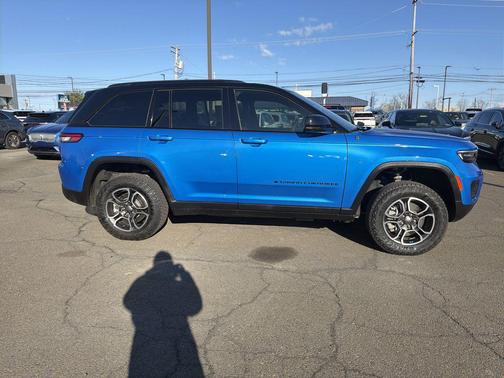 Hydro Blue Pearlcoat 2022 Jeep Grand Cherokee 4xe Trailhawk