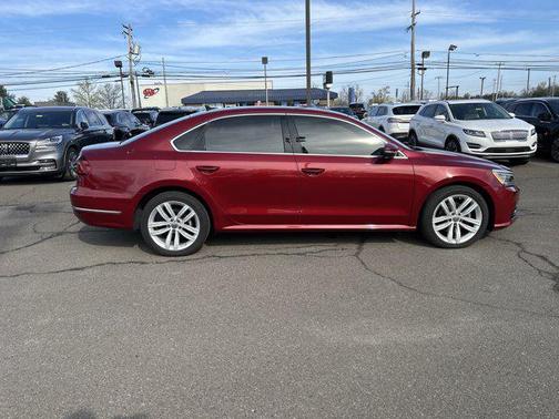 2018 Volkswagen Passat 2.0T SE