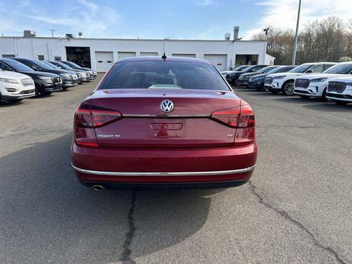 2018 Volkswagen Passat 2.0T SE