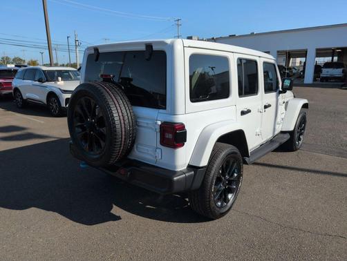 2022 Jeep Wrangler Unlimited 4xe Sahara