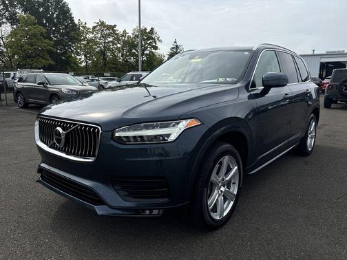 2020 Volvo XC90 T6 Momentum