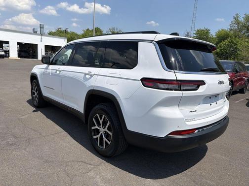 Bright White Clearcoat 2023 Jeep Grand Cherokee L Limited