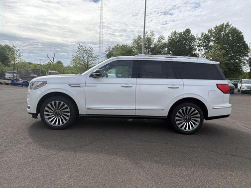 WHITE PLATINUM TRI-COAT MET 2019 Lincoln Navigator Reserve
