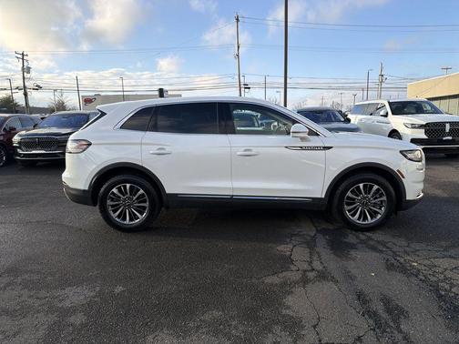 2023 Lincoln Nautilus Standard