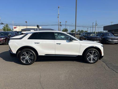 2024 Cadillac LYRIQ Luxury w/1SC