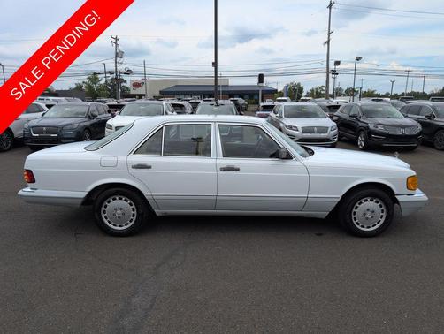 1990 Mercedes-Benz S-Class 300SE