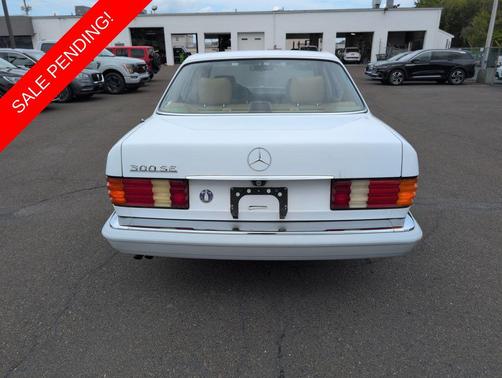 1990 Mercedes-Benz S-Class 300SE