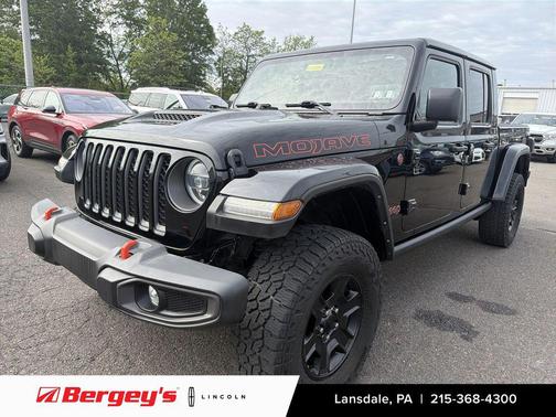 Black Clearcoat 2022 Jeep Gladiator Mojave 4x4