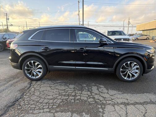 2021 Lincoln Nautilus Reserve