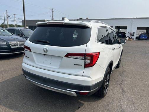 2021 Honda Pilot Touring 8-Passenger