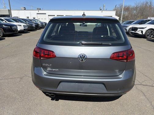 2017 Volkswagen Golf 
