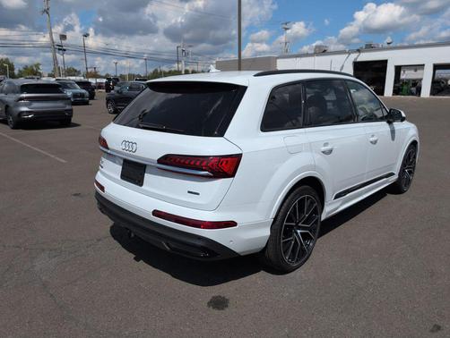 2021 Audi Q7 55 Prestige