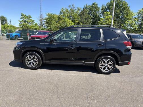 Crystal Black Silica 2019 Subaru Forester Premium