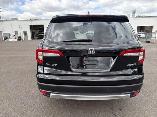 Crystal Black Pearl 2021 Honda Pilot AWD EX-L