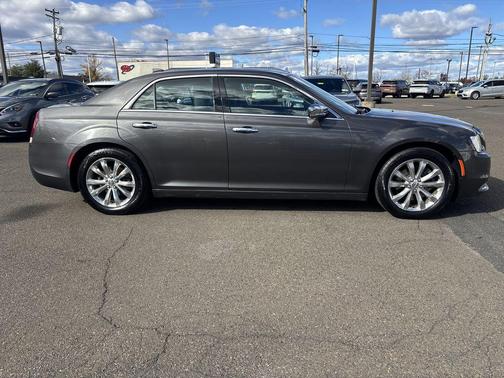 2018 Chrysler 300 Limited