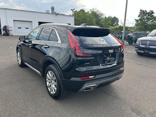 2022 Cadillac XT4 Premium Luxury