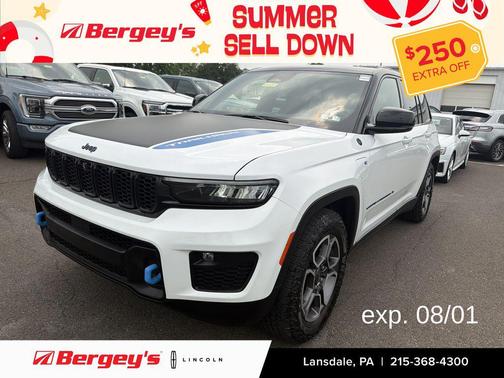Bright White Clearcoat 2022 Jeep Grand Cherokee 4xe Trailhawk