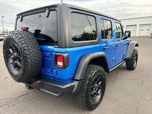 2024 Jeep Wrangler 4xe Willys
