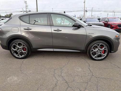 2024 Alfa Romeo Tonale Veloce EAWD