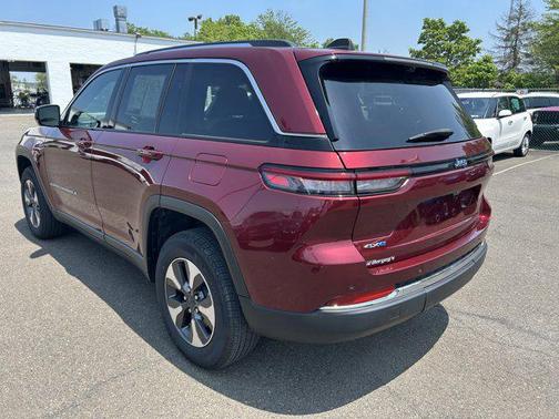 2022 Jeep Grand Cherokee 4xe Base