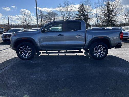 2024 GMC Canyon Base
