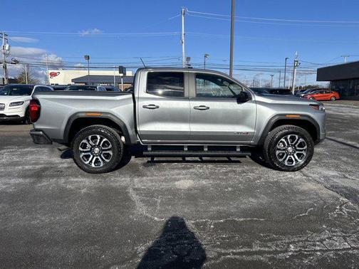 2024 GMC Canyon Base