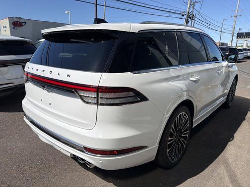 PRISTINE WHITE MET 3C 2026 Lincoln Aviator Black Label AWD