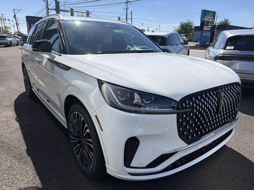 Pristine White Metallic Tri-Coat 2026 Lincoln Aviator Black Label AWD