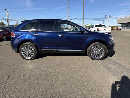 2011 Lincoln MKX Base
