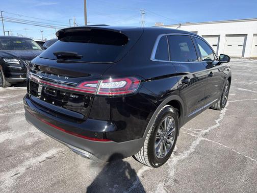 2019 Lincoln Nautilus Select