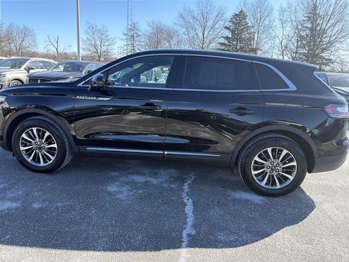 2019 Lincoln Nautilus Select