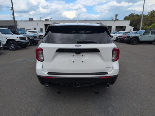 2022 Ford Explorer ST-Line