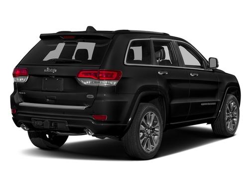 Diamond Black Crystal Pearlcoat 2017 Jeep Grand Cherokee Overland